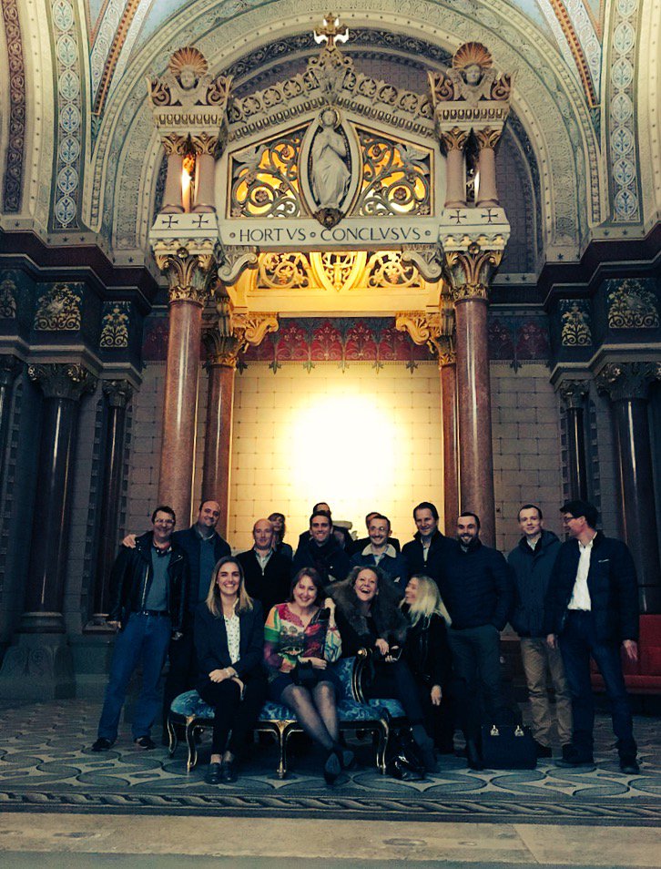 florasmile_'s tweet photo. Hier j'étais sur #Lyon avec l'équipe @Alain_Affleflou pour la formation des #franchisés dans le bel #HotelFourviere #MédiaSociaux 👓😎📲 #AvousDeJouer ! 

PS : C'est mon #PremierTweet en #280characters ! ☺️ Attendons de voir ce que ça donne... https://t.co/RUlcHY1849
