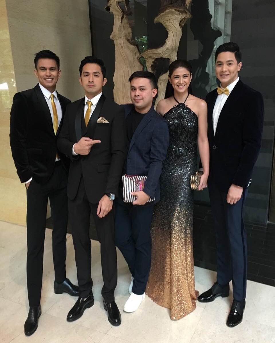 squad goals 💫 ©arnil13 instagram.com/p/BbOYfu4lmSF/
#ALDENinJKNGoldenConcert