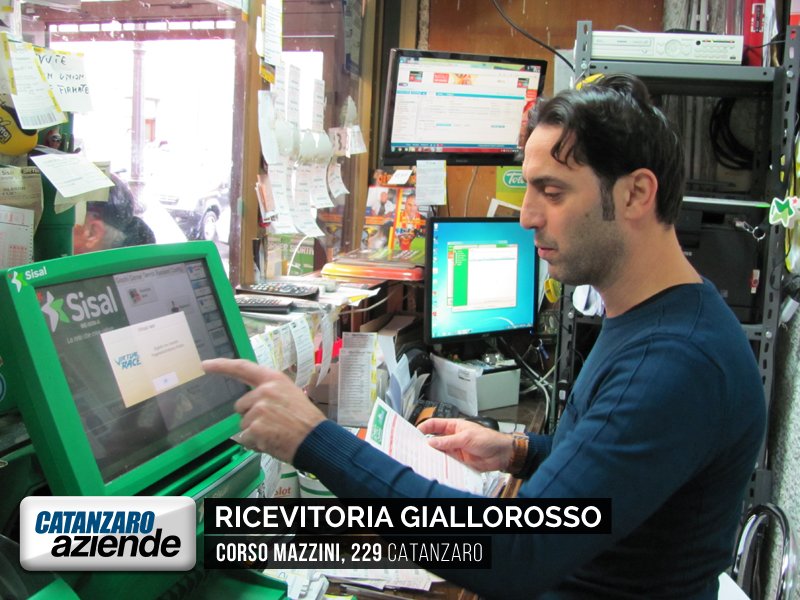 czaziende's tweet photo. #Ricevitoria #Giallorosso, i colori giusti per tentare la #fortuna. https://t.co/FoK1nPd8Q1 #Catanzaro #Calabria #gioco #Catanzarocalcio #ricariche #DHLServicePoint https://t.co/Do738GF7Af