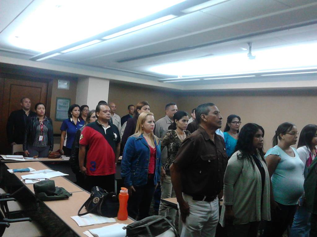 iaesen_umbv's tweet photo. #07Nov #MaestriaAnzoategui del @iaesen_umbv  recibe la Unidad Curricular Orden interno impartida por el Cnel Marin Eivan @maestriasdnanz https://t.co/NrLokfUdou