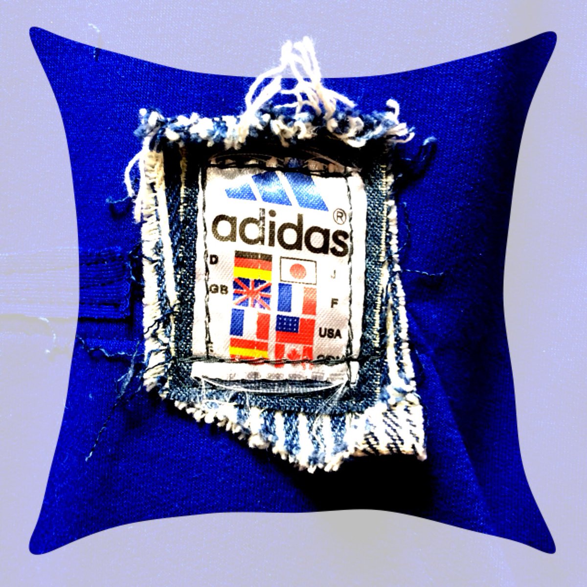 kaya1209's tweet photo. 旅立ちました😊💕
いつもありがとうございます💞
またお待ちしております〜✨✨
人気のadidas remake 可愛色々カラーミックス😊
#中野kaya #modellyremake #adidasremake #denimpatchwork #マキシワンピ #ロングワンピ https://t.co/rQtCZ5uruu