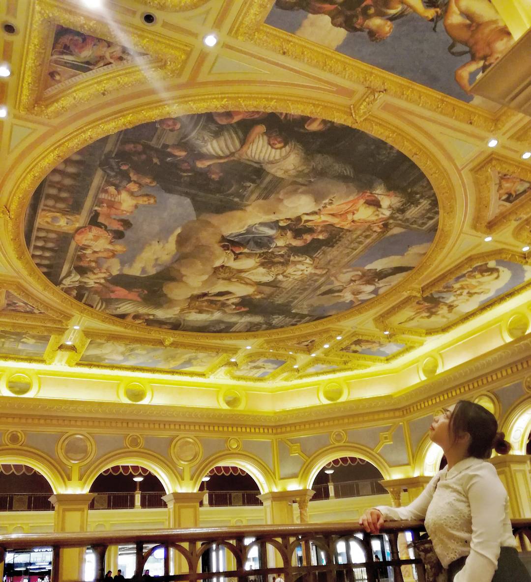 wandergalph's tweet photo. Look up and you will find. 💙
#venetian #thevenetian #exploringmacau #worldtrip #businesstrip #wanderingGV
#wanderwoman #wanderlust #touroftheworld #macau #macao #bucketlist #travelblogger #galamode #internationaltrip #traveller #borntotravel #experience #travelabroad #travelgirl https://t.co/9HG7JShuXC