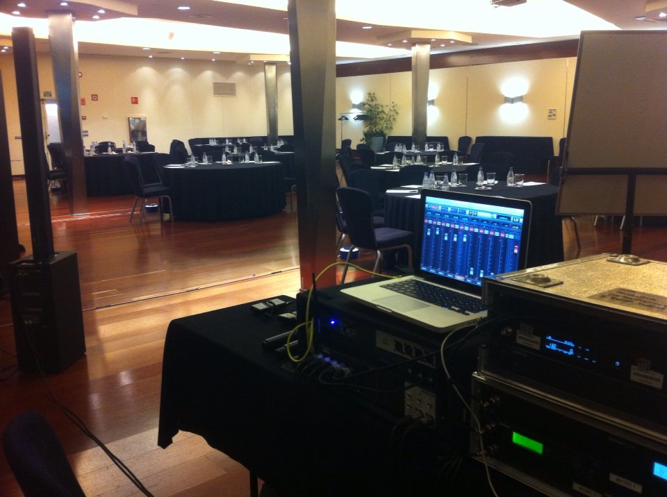 Chano_AV's tweet photo. Hoy, sonorizando conferencias en el #GranHotelColón con #Artsound. #SoundGuy @SoundcraftUK #Ui16 @shure https://t.co/OxTFquAnCd