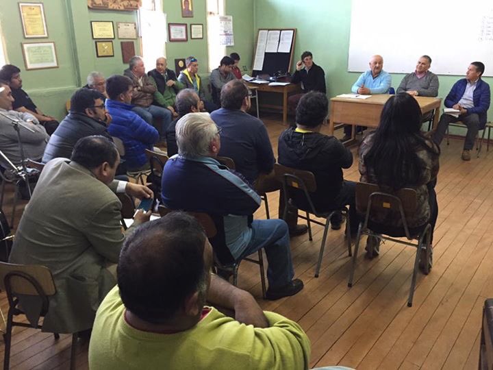 Alcalde_CGomez's tweet photo. Junto al Orfeón El Despertar de Ancud, conociendo sus necesidades y planificando el próximo aniversario de esta querida banda. https://t.co/kip1AgV1Nj