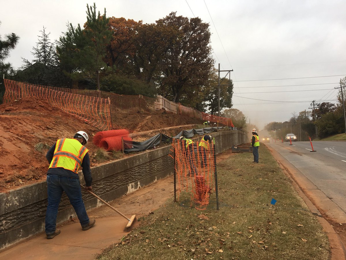 RandRPipeline's tweet photo. 👷🏻Guys 👷🏻 are working hard down in Edmond Oklahoma! They are doing a little project for@EnableMidstream !!
#randrpipeline #workhardandsafe https://t.co/ghJcZ1G3Kl
