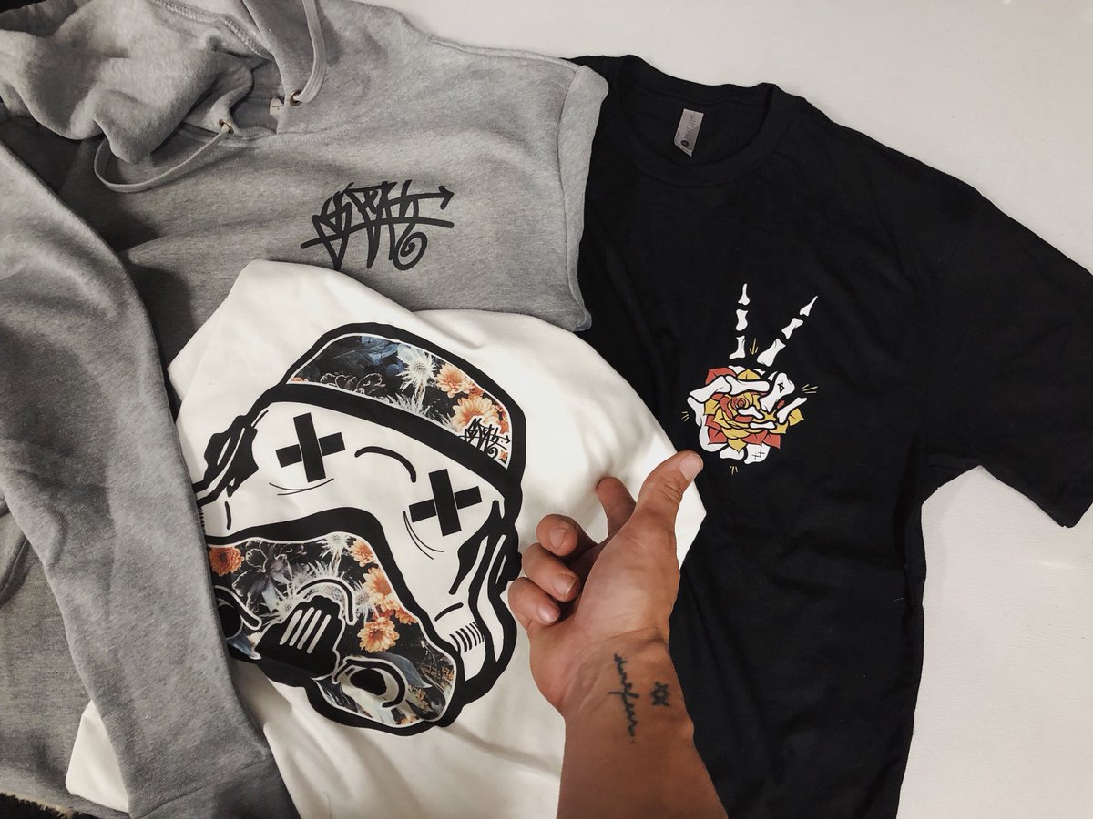 Timmyham's tweet image. Giving away new SLOTH gear 😜 RT &amp;amp; like this tweet. Also must be following me 👇🏼 Picking winners Sunday 8pm.