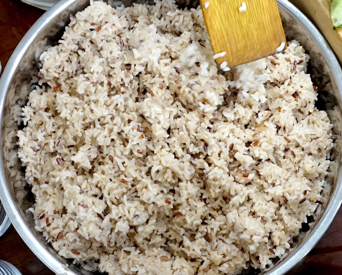 loren_legarda's tweet image. This is food for the body,
mind and soul. Not just filling but nourishing. #slowfoodmovement #urbanfarming #downtoearthph