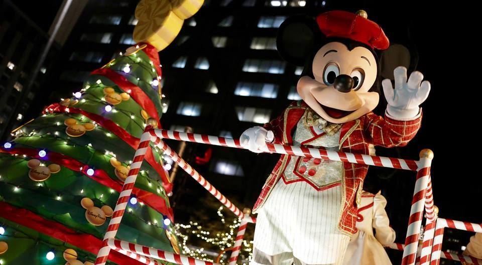 ILRoute66's tweet photo. You don't want to miss the Magnificent Mile lights festival in @ChooseChicago https://t.co/lRFFjtAO6o https://t.co/hsYvQ80p2J