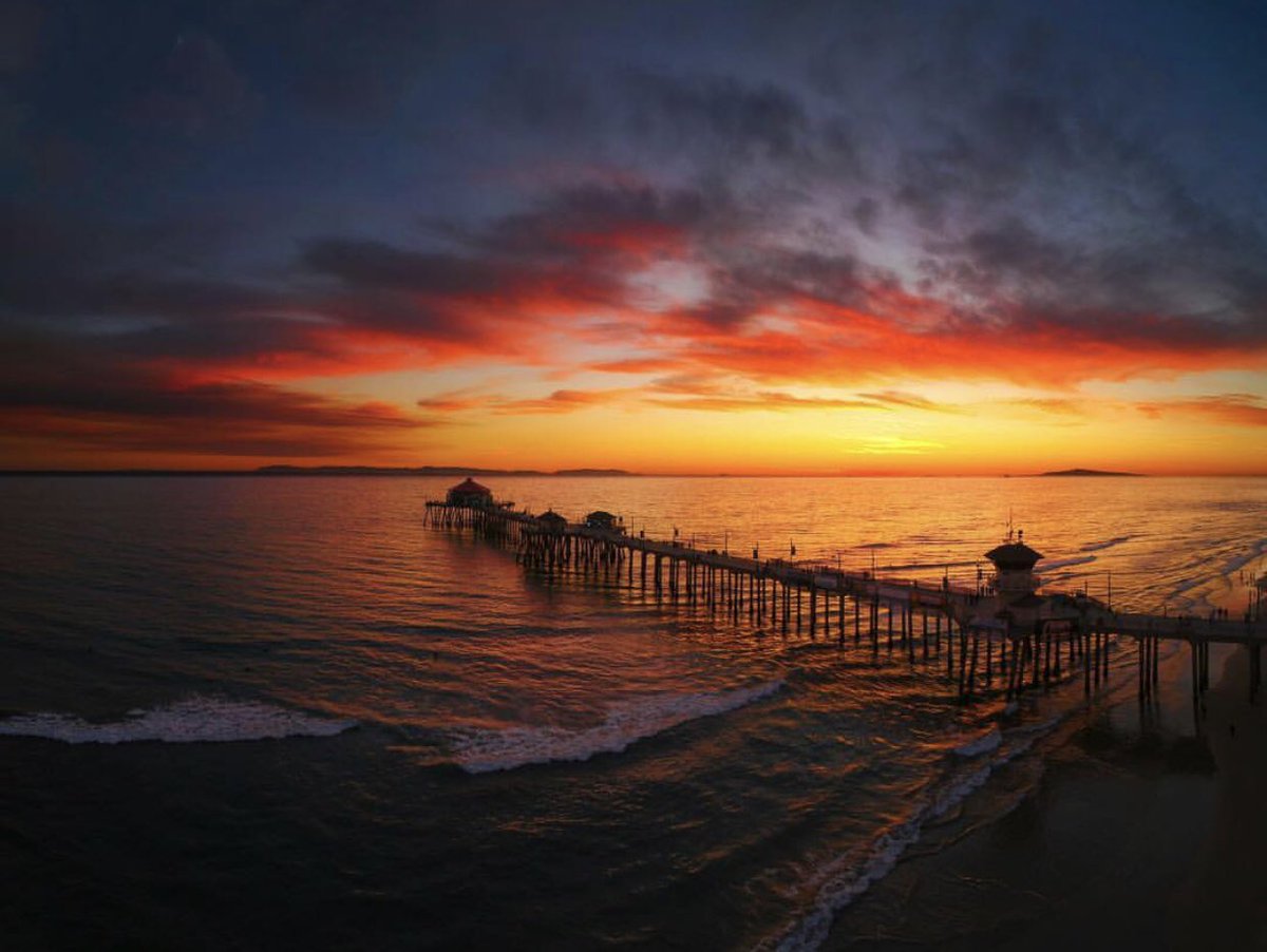 HBSurfCityUSA's tweet image. Retweet if you’re are thankful for #SurfCityUSA sunsets. 🌅#ThankfulForHB