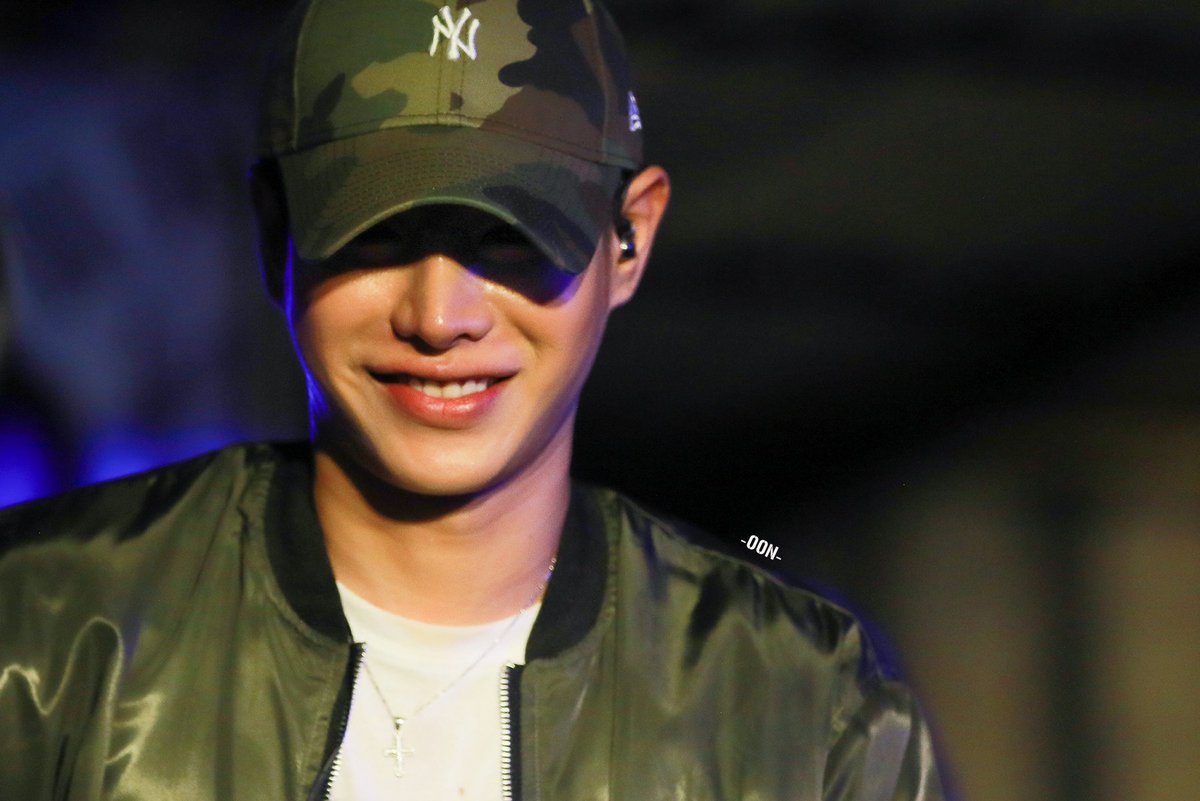 PinkRoseNW's tweet photo. รักไม่ได้อยู่ที่คำพูดแต่มันอยู่ที่ใจ ♥️
#เป๊กผลิตโชค
#palitgallery 
#oonfoto https://t.co/dzSd830bg5