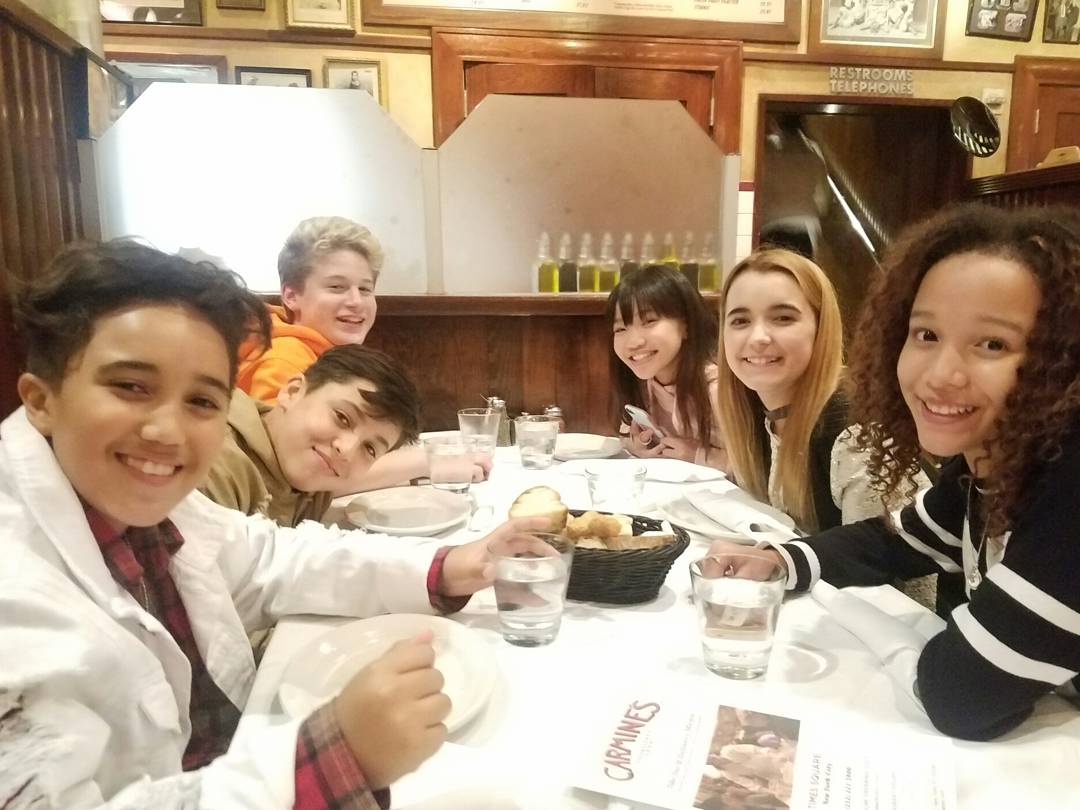 AhnyaORiordan's tweet photo. Fun day spent working &amp; hanging out with friends, followed by a great dinner at @CarminesNYC ❤😎😍
#FunDay #FunWithFriends #WorkHardPlayHard #Friendship #KBBestTimeEver  #KBClassof2017 #NYC https://t.co/4qtftiHeIm