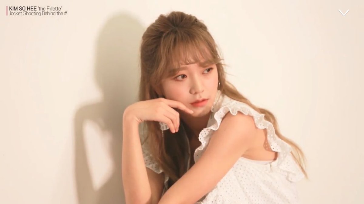_7thSept's tweet photo. ชุ้นได้ตายไปกับสันกรามน้องเค้าแล้วว 😳😳 #KIMSOHEE #the_Fillette https://t.co/QxxULWH5y6