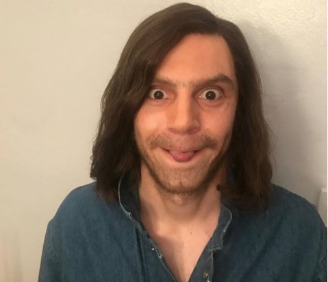 THR's tweet photo. How @Evan_Peters prepped to play 6 cult leaders in #AHSCult, including Charles Manson https://t.co/DyeRUHw3FC https://t.co/vlppKYwKjB