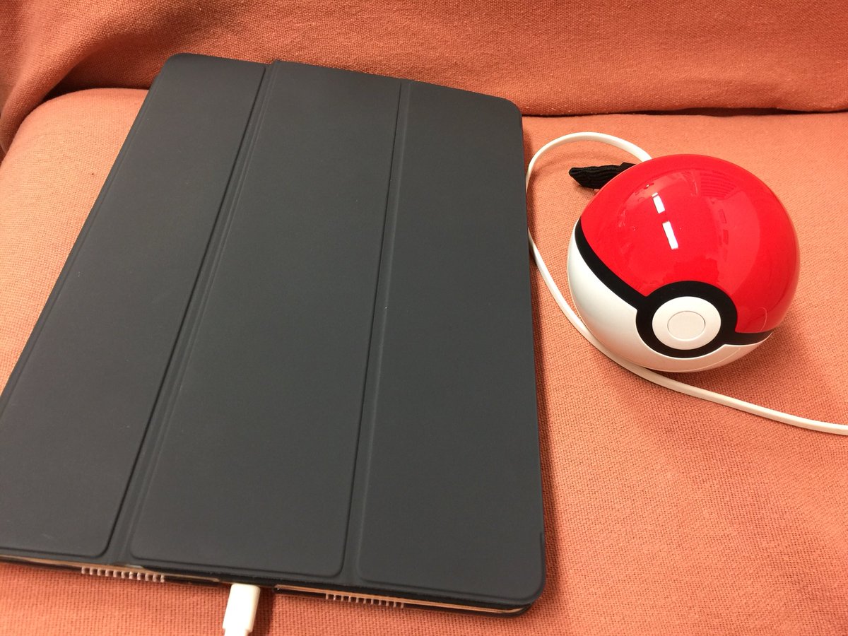 pokejungle's tweet photo. Might be updating on the go a lot today... But good thing I brought my mobile charger ;) #JustTrainerThings https://t.co/XoDeBt2AUf