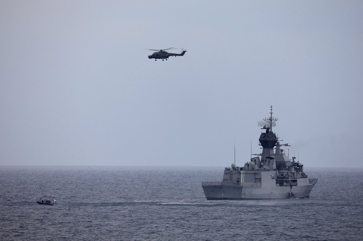CDF_Aust's tweet photo. #YourADF completed a boarding exercise with the US & ROK navies off the South Korean coast this week #IPE17 https://t.co/1HLGCvpI4T