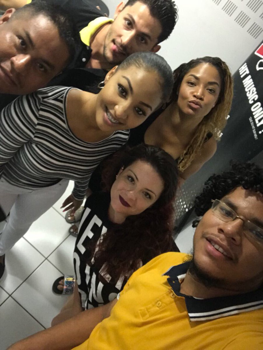 NRJConnect973's tweet photo. Avec la #TeamNrjGuyane ft. @Stony_Musik et @shenseea20 https://t.co/J6rxmVfifC