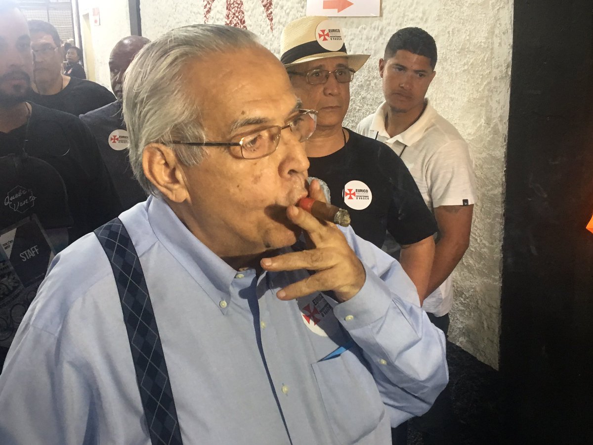 aquieevasco's tweet photo. #EuricoPresidente #EuricoNeles
Todos contra o Eurico e mesmo assim tomaram #Baforada do #Charuto
Chupa Amarelus #MuvNuncaMais https://t.co/78WpPFDy5J