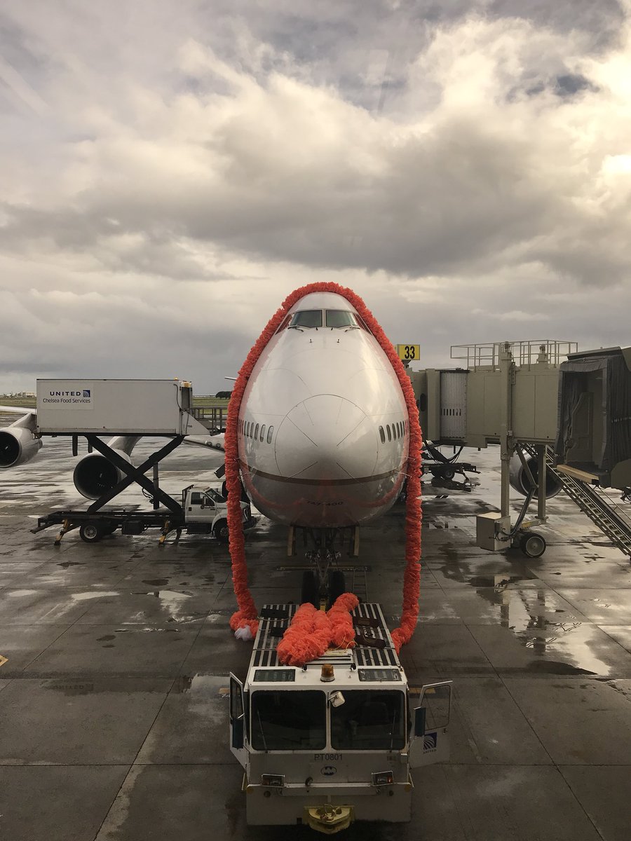 kevanyalowitz's tweet photo. Massive thanks to @united for a day those of us on UA747 won’t forget. The #UA747Farewell was masterfully done. https://t.co/Z7RSWQkEDA