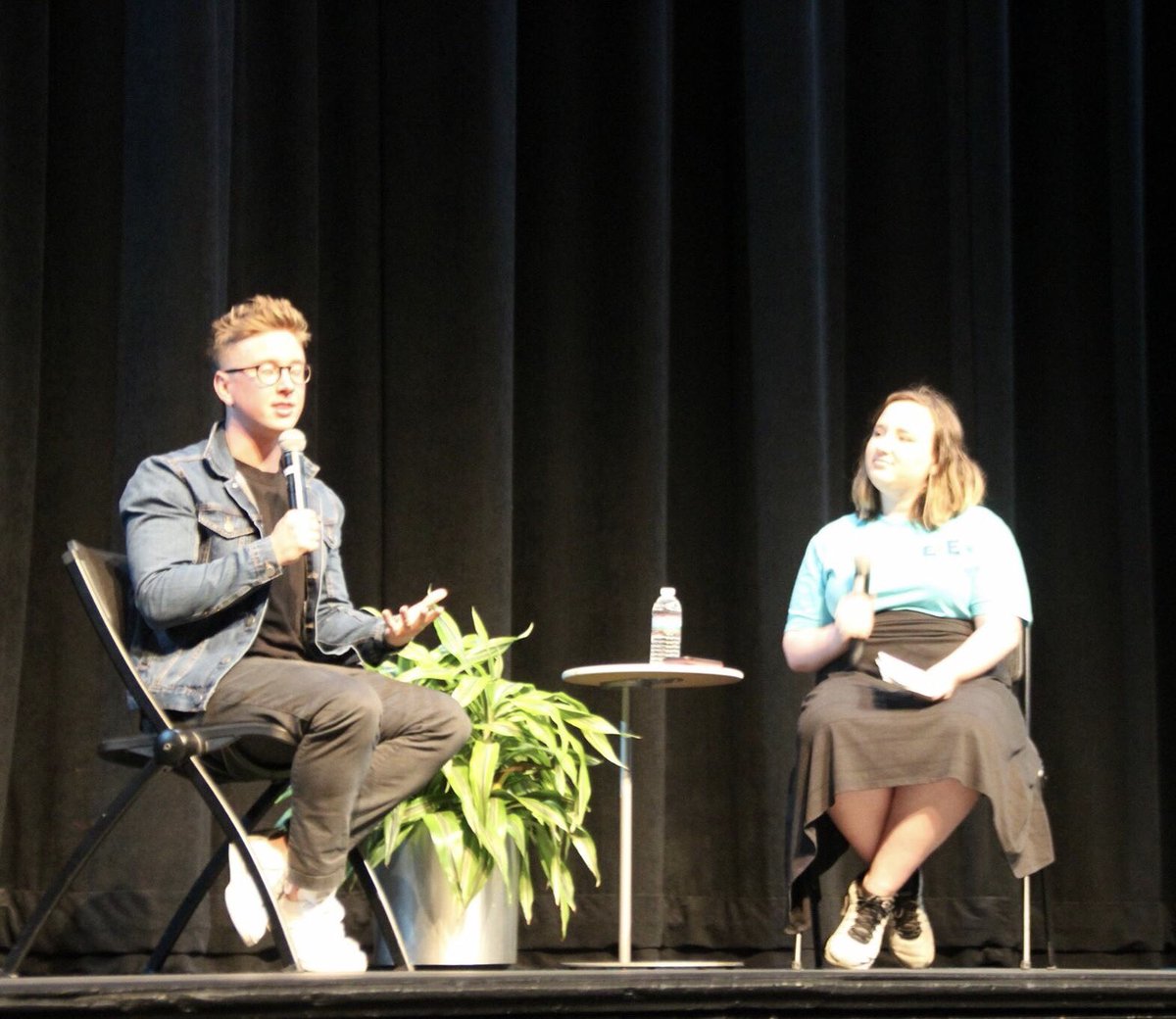 thekatycollett's tweet photo. So glad I got to share the stage with this inspiration @tyleroakley I’m so grateful to have met you and can not wait for our paths to cross again. You’re doing great sweetie! And I think I am, too ❤️ #TalkingWithTyler #TylerInTexas https://t.co/QvYVS6YKYq