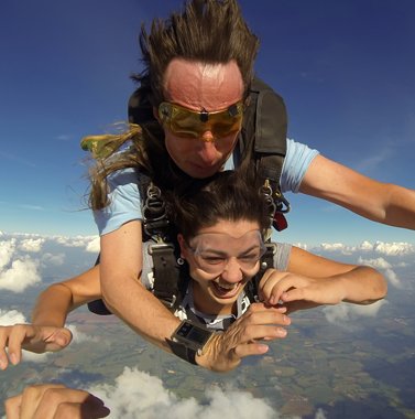 editors__table's tweet photo. #editorstable makes your #skydivingfootages into a professional #videoclips with the best #videoeditingservice https://t.co/saM0n21toJ