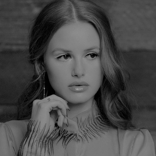 rtactors's tweet image. madelaine petsch | august 18, 1994
