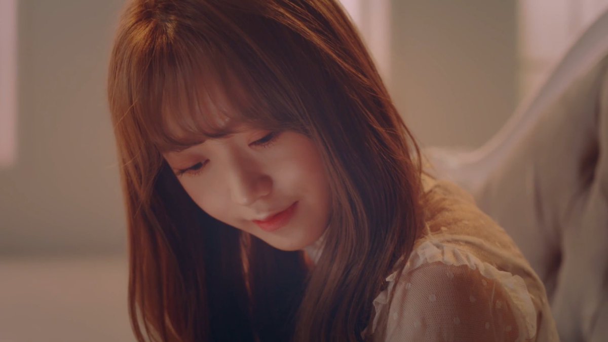 mondayismondayy's tweet photo. My angel #kimsohee #the_Fillette https://t.co/D3bK0TMdyg