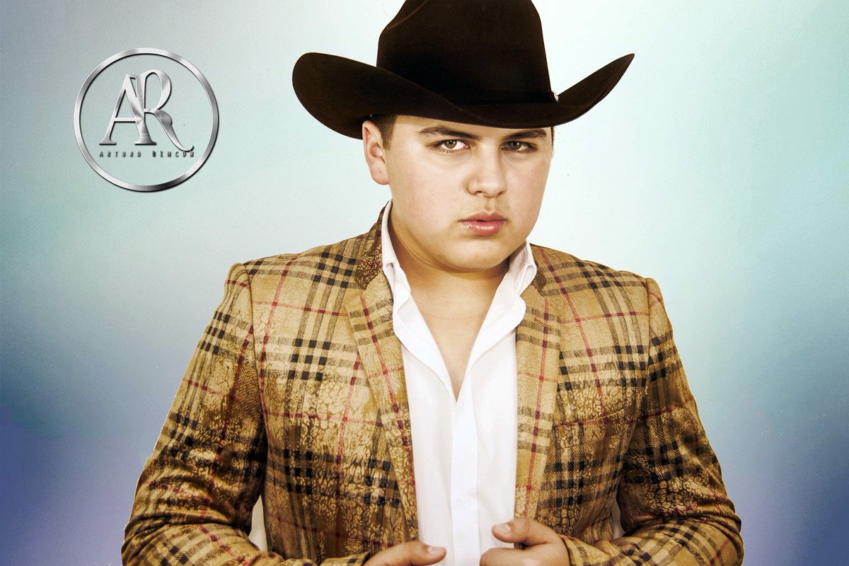 Este viernes estreno nuevo sencillo, espero les guste tanto como a mi!!!

#ArturoRinconMx
#Orgullosamente #Matamorense
#LaSensacionDelNorte