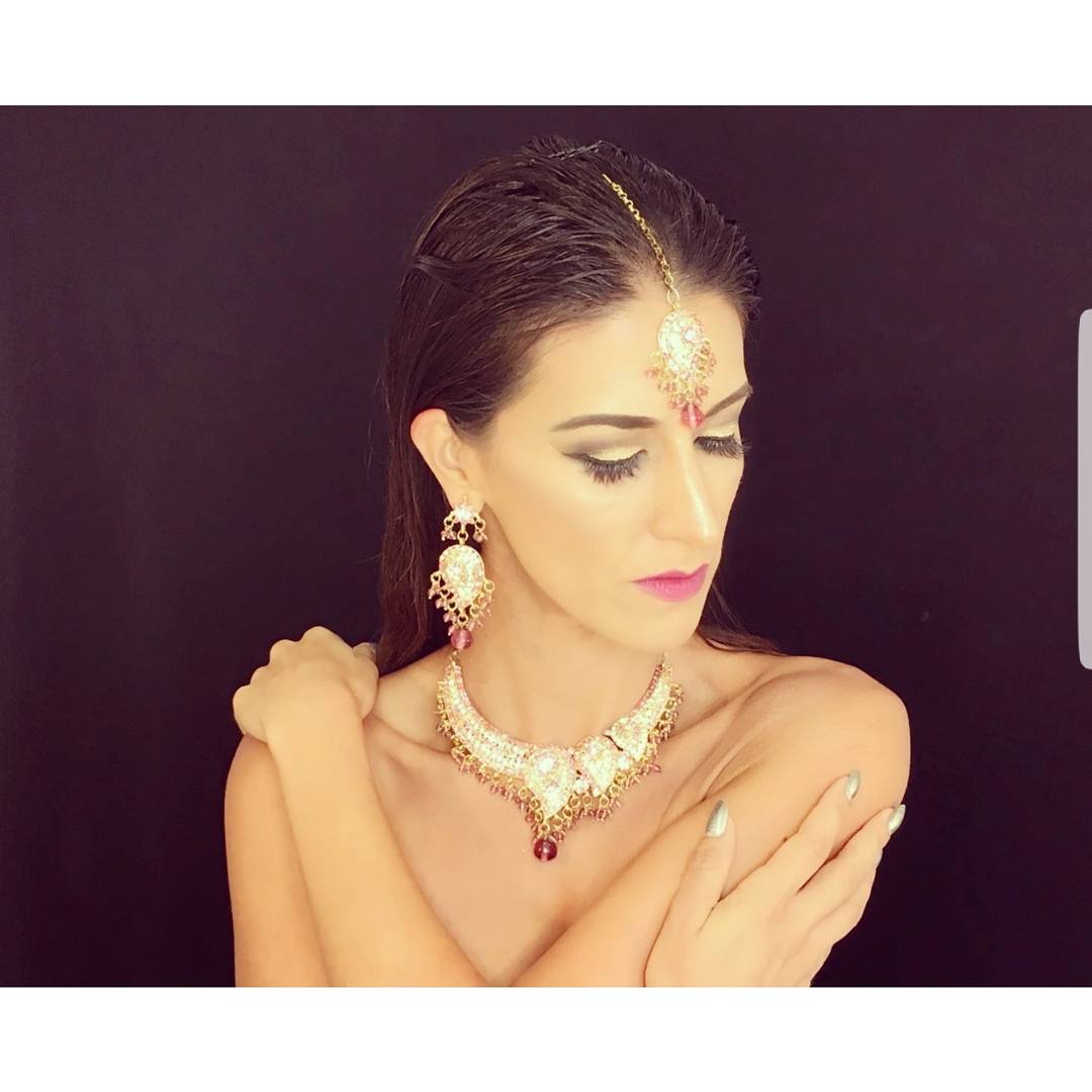 pherlha_aguilar's tweet photo. If they blocked you it's because they could not bare with their envy from staying behind you☆
Indian Goddess Editorial
Ph: @marianaadventures
Makeup: @mbg_makeup
#model #modellife #shooting #mexicanmodel #topmodel #editorialmakeup #beauty #profesionalmodel https://t.co/GEjSUwAsvs