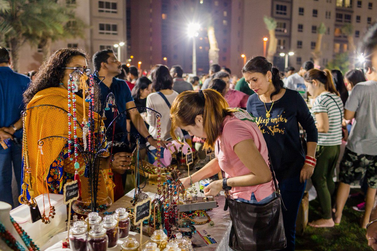 DubaiProperties's tweet photo. Our communities are always filled with fun activities. We loved the crowd at the #AlKhailGate #Market! https://t.co/KlkC2WrpPl