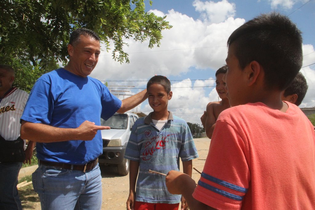 IMFRAVIHPAL's tweet photo. Por momentos como estos es por lo que trabajamos. Ver a nuestros niños felices, nos muestra que esta es la ruta. #PalavecinoSiEsPosible https://t.co/WLQGfVf1DU