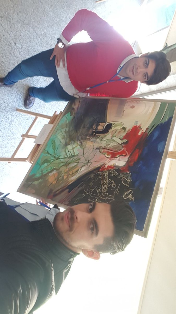 RastrojoAbraham's tweet photo. Echando un ratito de arte en la feria del empleo, admirando las obras de nuestro artista y amigo @salvadorpascual mucha suerte amigo. #Linkem17 #2GVEC @Gamero_Juanka https://t.co/zsBpGI8yYp