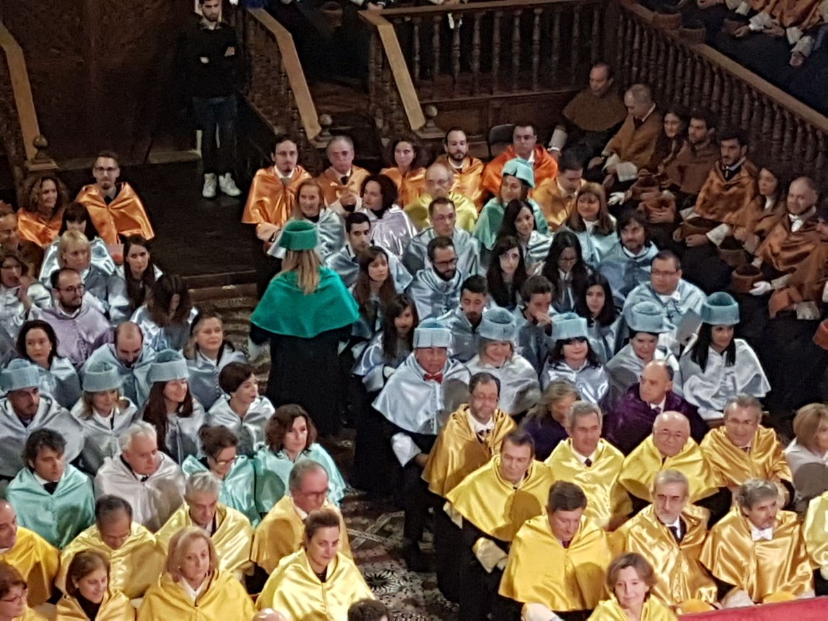 UAHes's tweet photo. Ceremonia "Annua Commemoratio Cisneriana" en homenaje a nuestro fundador, el cardenal #Cisneros, ahora en el Paraninfo https://t.co/JcJU9ZoV07 #UAH #500Cisneros https://t.co/UL3veRbyrW
