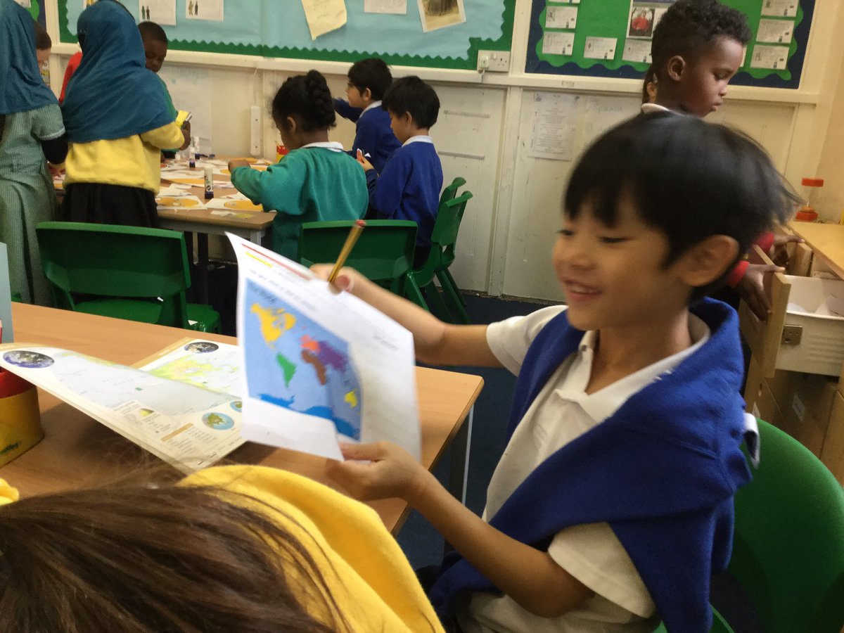 LarkHallPrimary's tweet photo. Year 2 are busy using atlases to find and label the different continents and oceans. #lhsouthwark #lhmillenium #lhhgsu https://t.co/EgG5mxbF9U