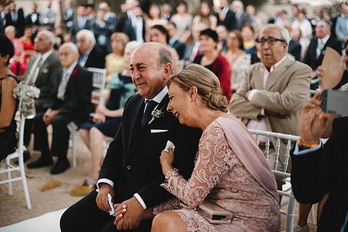 La emoción de unos padres el día de la boda, así lo vivieron en la de Nuria y Jorge ➡️ buff.ly/2yFDS8u #bodas #love #wedding