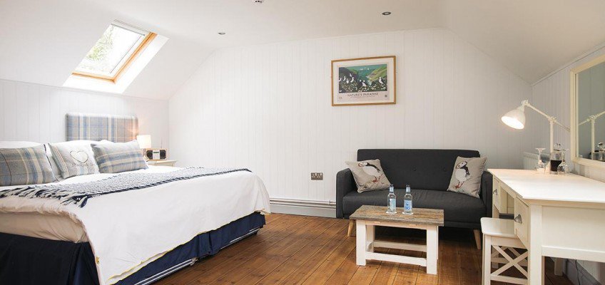 TheStackpoleInn's tweet photo. A romantic getaway before Christmas? A retreat after the new year has begun? With room for the kids! A splendid variety of Welsh breakfasts ready for you in the morning, to set you up for a day of exploration on the Pembrokeshire Coast! #thestackpoleinn https://t.co/eKvZYVe0Xy