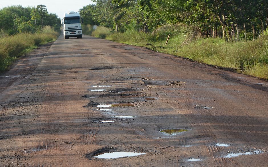 correio24horas's tweet photo. De mal a pior: 64% das rodovias baianas são de regulares a péssimas https://t.co/SMbwvaWmkq #Correio24h #Correio24horas https://t.co/SU3LCsF40g