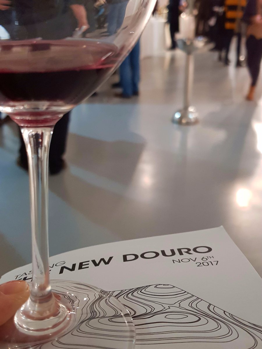 ImbibeSWA's tweet photo. This week we went to @thenewdouro tasting at @TheVinylFactory. It was great to see some SWA winners and taste great wines from @QtaDaBoa_Vista, Wine &amp; Soul, Alves de Sousa, @QuintadoCrasto, @sogevinus and so many more... https://t.co/hY77f1gVi9
