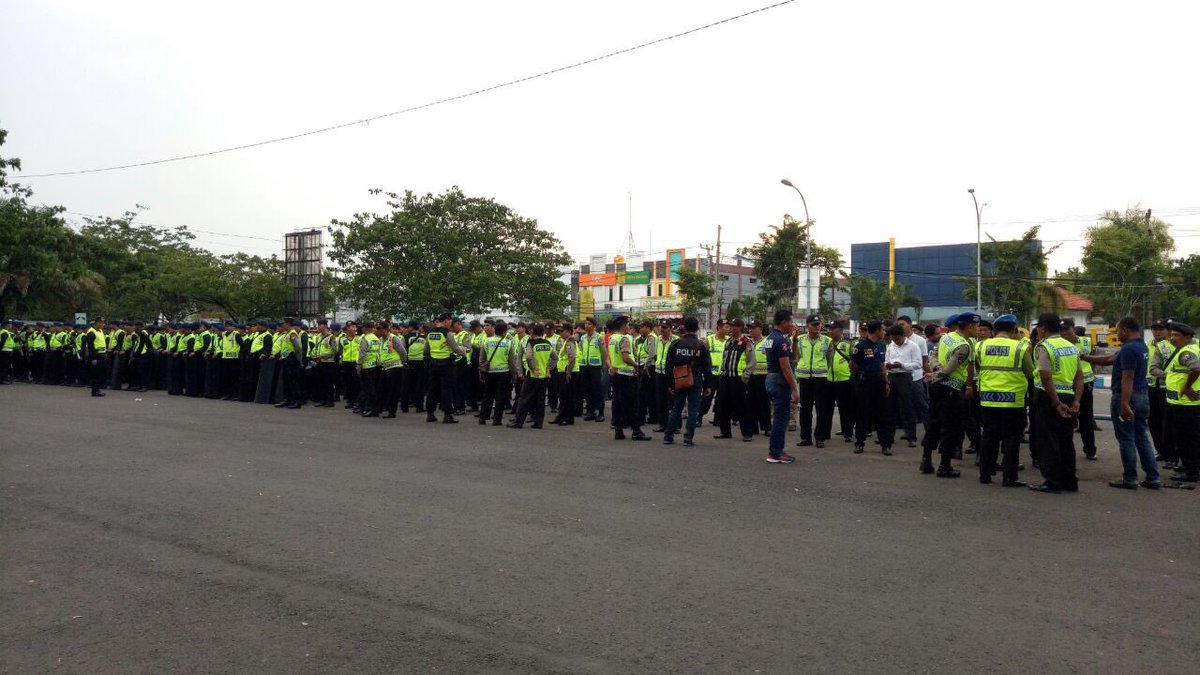 Vs Bhayangkara FC sungguh diluar kebiasaan. Laga tanpa penonton tp pngamanan superketat. Madura sbg tuan rumah stres