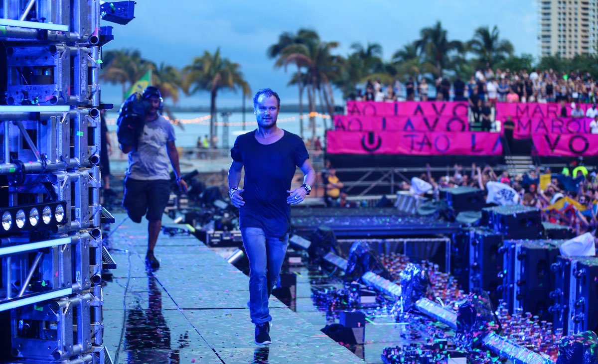 jeffsutoriusven's tweet photo. Happy Birthday @DashBerlin, greetings from Venezuela a hug!!🎧🎧 https://t.co/5Y4hXTQ5Um