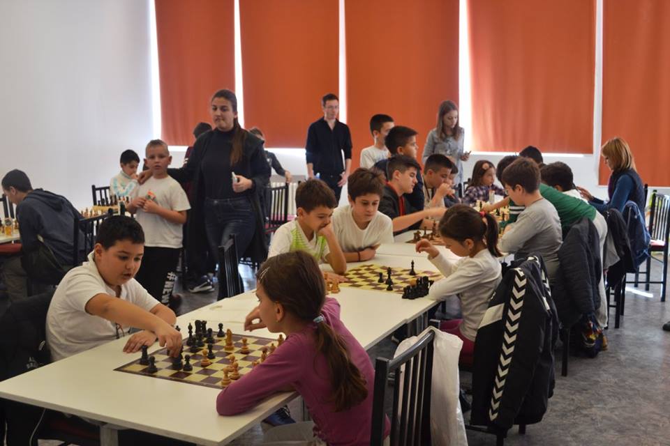 unicefsrbija's tweet photo. Zahvaljujući @NCRCorporation i @UNICEFUSA , sa #SSOSIB-om smo održali još jednu sportsku manifestaciju u okviru projekta #SportZaSve.
U Obrenovcu smo se družili i takmičili u fudbalu, košarci, stonom tenisu i mnogim drugim disciplinama! 🏅
@beograd_rs https://t.co/VQKVakFJBQ