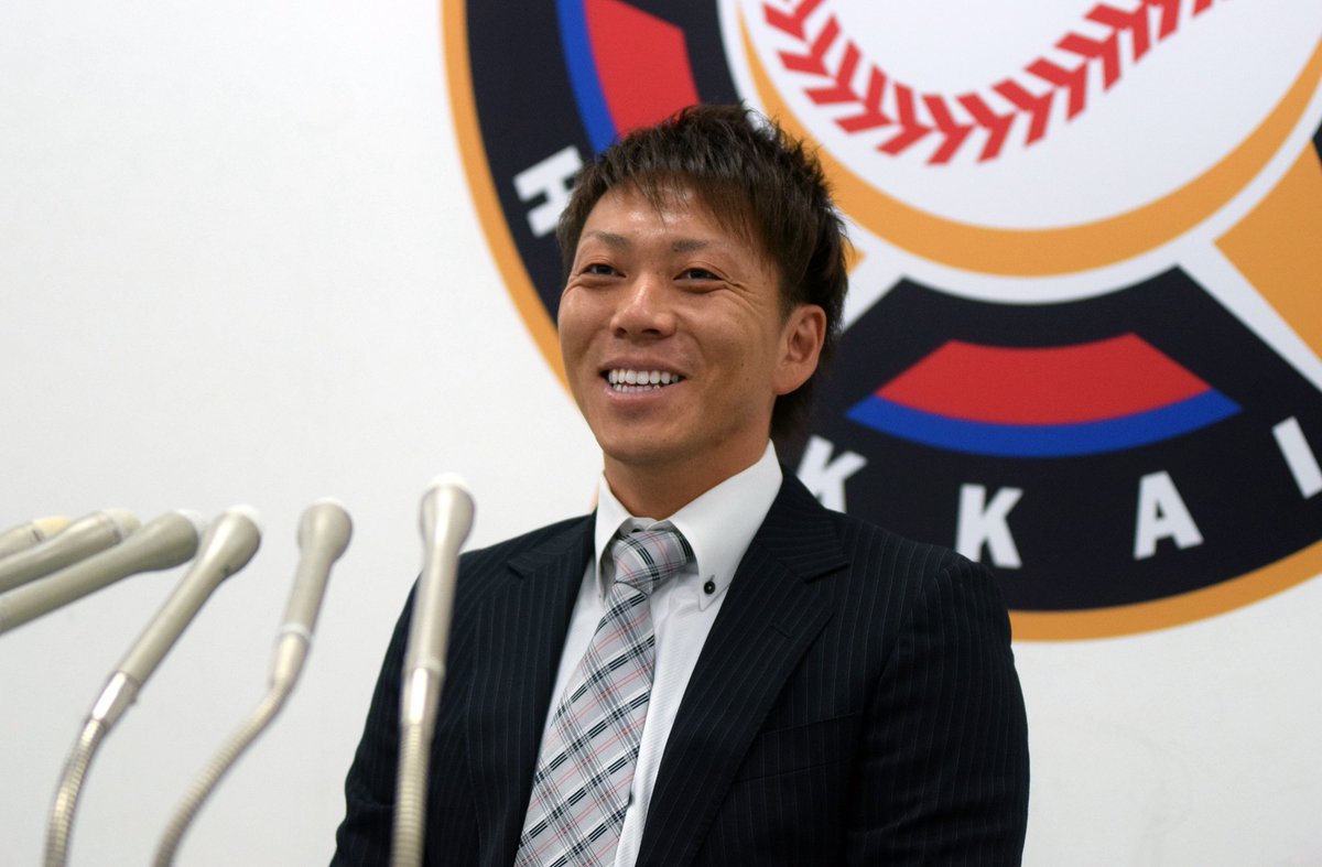 FightersPR's tweet photo. 宮西選手の会見、そして会見直後のインタビューを公開しました。
その"左腕"をこ��先もとことん応援していきましょう！
👉https://t.co/RqxkJEkjku

#lovefighters #宮西尚生 https://t.co/3YhkvvuvHE