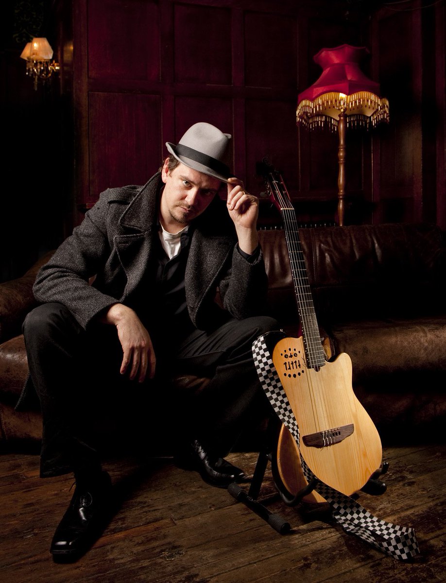 The very talented <a href="/HuwPriceMusic/">Huw Price</a> is making his debut this Friday from 8.30pm!
#friyay #livemusic #localtalent #isitfridayyet