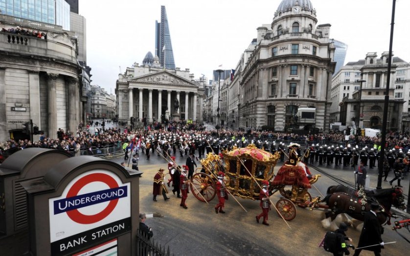 It's the Lord Mayor's Show tomorrow and the procession goes down the Nocturne finish straight > lordmayorsshow.london