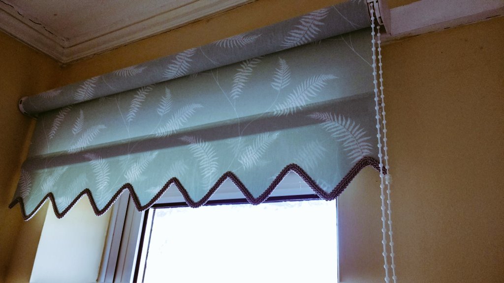 bvblinds's tweet image. Roller blinds can be customised in lots of different ways these days. This is one we fitted with unusual bottom shape. Free estimates 01747 852111 #BlindsinDorset #rollerblinds #Wiltshire #Somerset