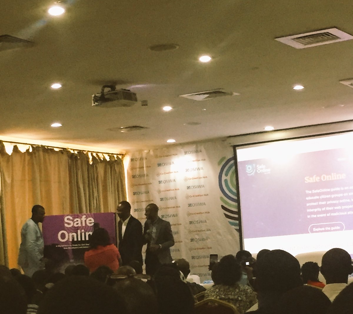 CircuitEditor's tweet photo. Unveiling of .@Cc_HUB #SafeOnline Guide for various #citizengroups including #nonprofits with support from @OSIWA1 #philanthropy https://t.co/Z6FbBuPPks