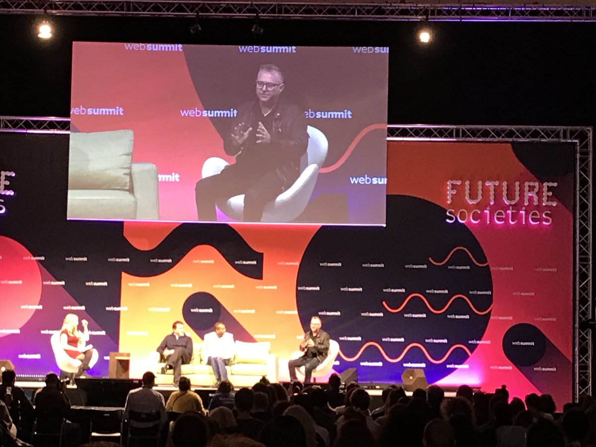 DanielaBadalan's tweet photo. ‘What’s the difference between a digital nomad and a refugee with a smartphone?’ @mikebutcher #websummit2017 https://t.co/ayt6jUA9mz