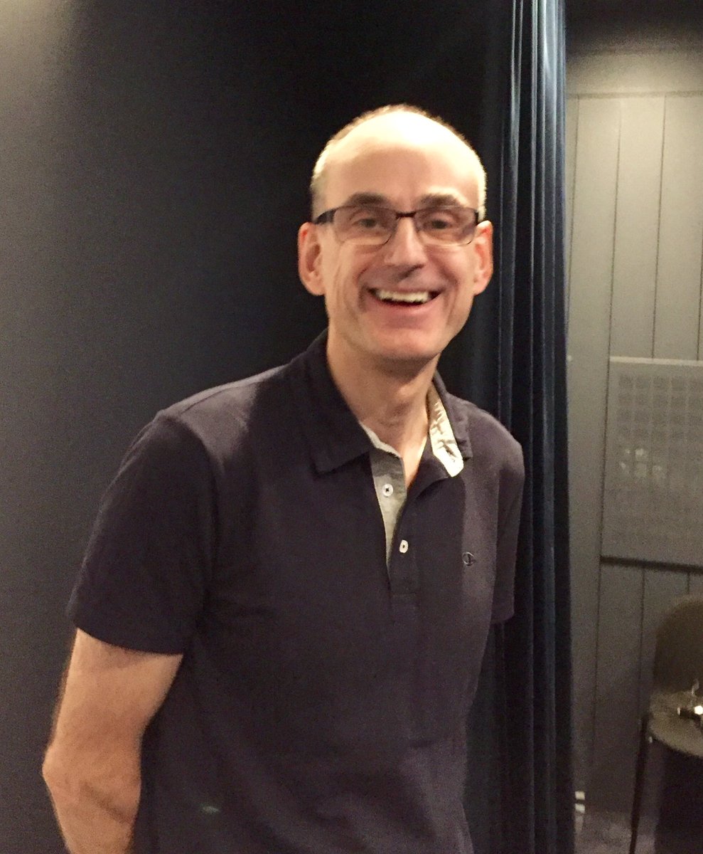RCCSthlmGotl's tweet photo. Roland Söderholm, överläkare Diagnostiskt centrum, Södertälje sjukhus, pratar om alarmsymtom vid okänd primärtumör. #caprim #rcc #svf https://t.co/dRdydCNEIO