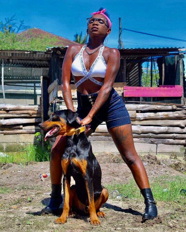 TygaBrez's tweet photo. RUDE Gal Kiki mwisho wa siku utachoka._🎤🎼 #wananuna #Misskk *ARUSHA HERE I COME WANANUNA VIDEO COMING SOON @MiSs_Kk1 @CloudsMediaLive https://t.co/BZrXO4jq6P