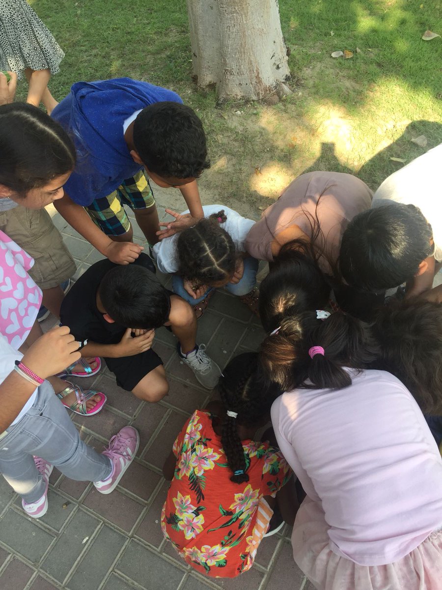 ShannaCallahan's tweet photo. Inquiring how seeds are dispersed in 2G @TheASDoha #grade2 🌱🤔 https://t.co/JnKaEIQrF8