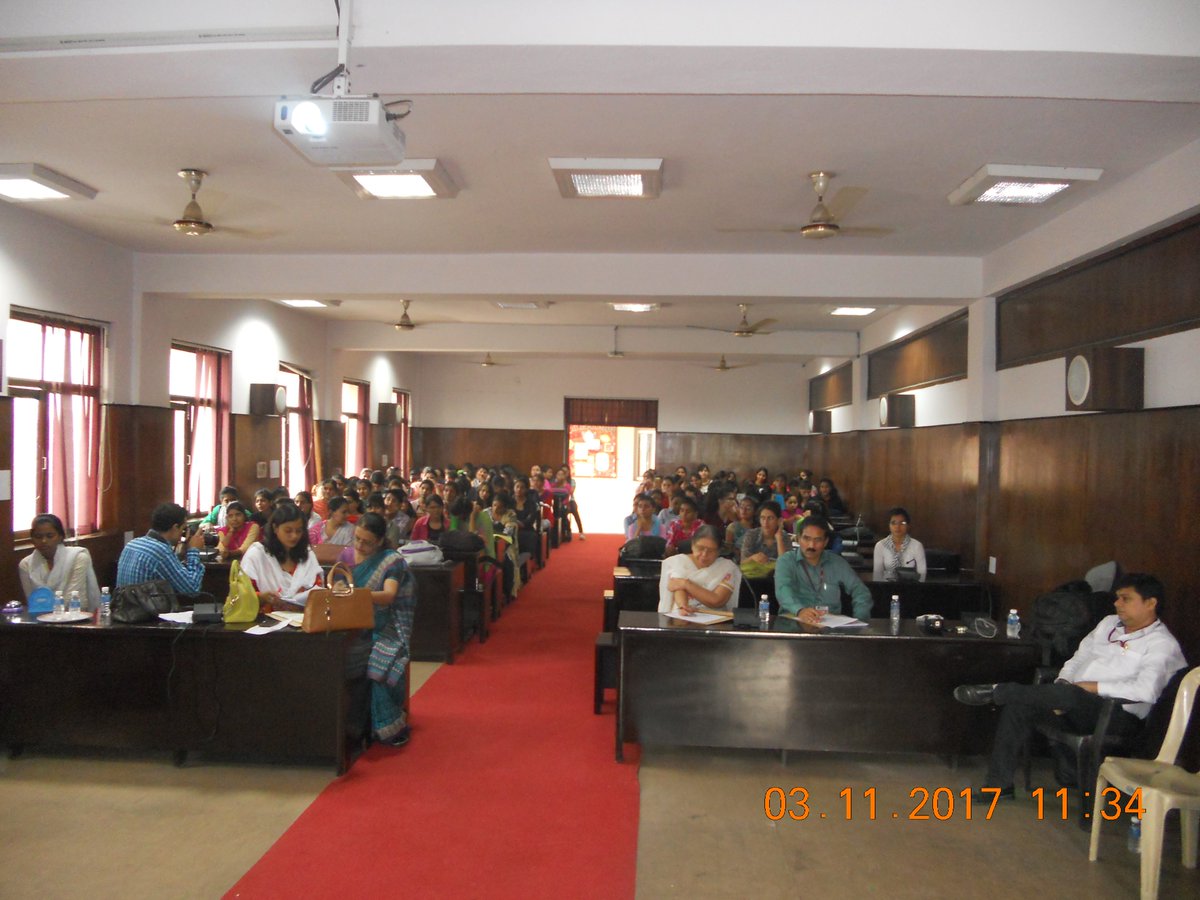 nhpcltd's tweet photo. #vigilanceweek2017 : सतर्कता जागरूकता सप्ताह 2017 के दौरान फ़रीदाबाद के विभिन्न स्कूलों व कॉलेजों में की गई गतिविधियाँ  - KL Mehta Dayanand Women College, NIT-3, Faridabad https://t.co/khTsxuPf6t